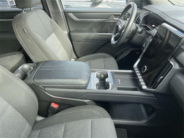 used 2025 GMC Acadia car, priced at $32,990