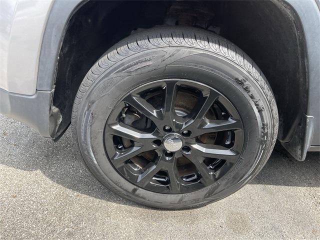 used 2015 Jeep Cherokee car, priced at $9,980
