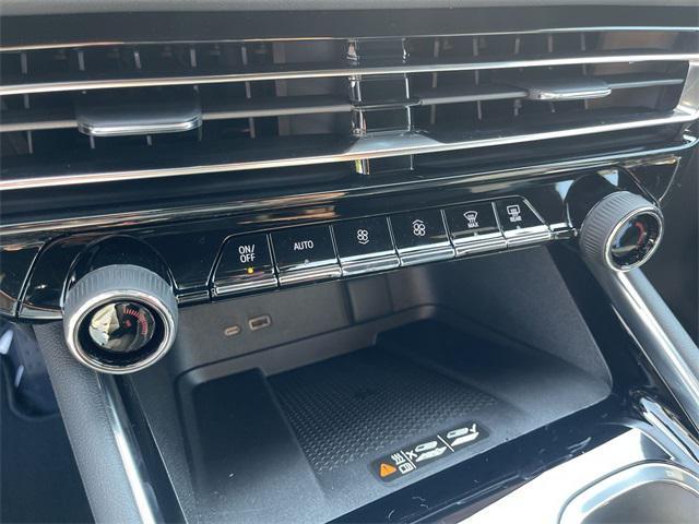 new 2025 Chevrolet Traverse car, priced at $43,255