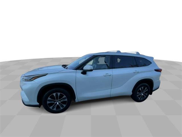 used 2022 Toyota Highlander car, priced at $31,983