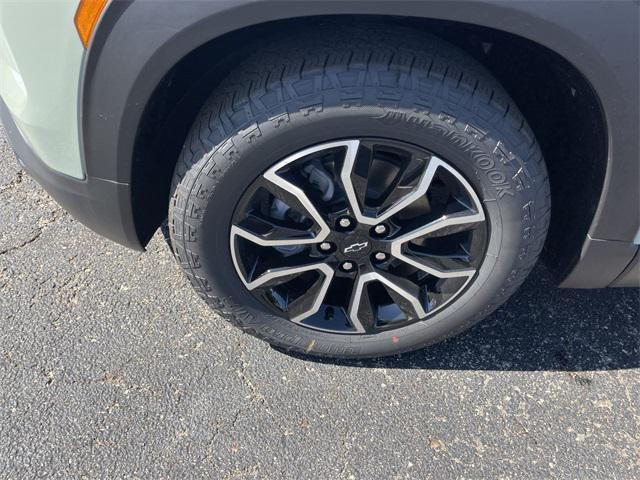 new 2025 Chevrolet TrailBlazer car, priced at $32,200