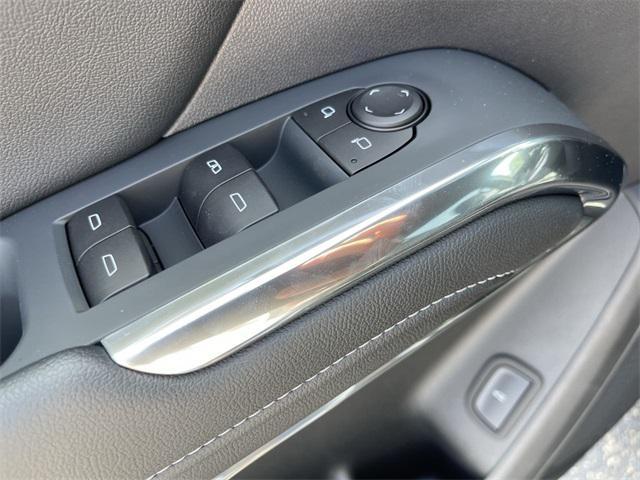 new 2025 Chevrolet Traverse car, priced at $43,220