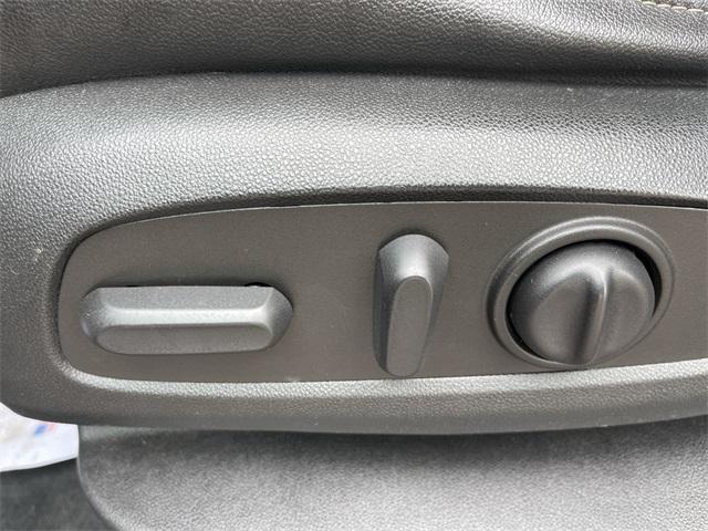 used 2023 Chevrolet Traverse car, priced at $32,980