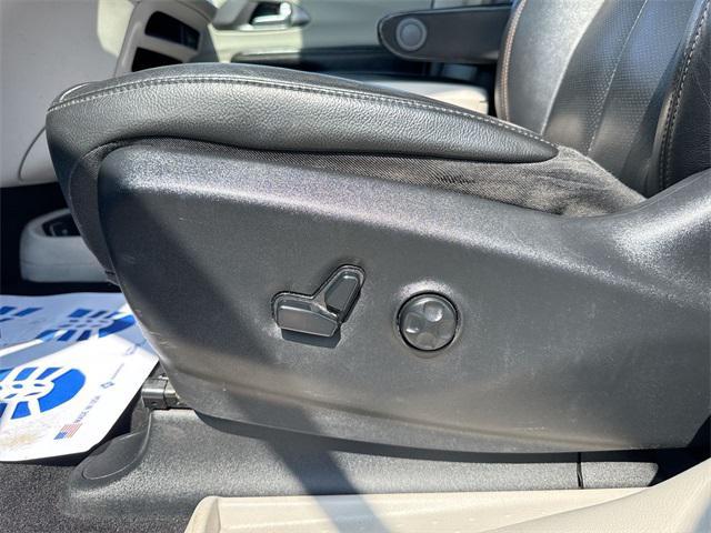 used 2020 Chrysler Pacifica car, priced at $18,995