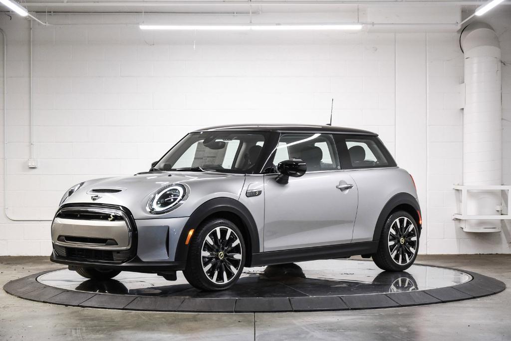 new 2024 MINI SE Hardtop car, priced at $35,220