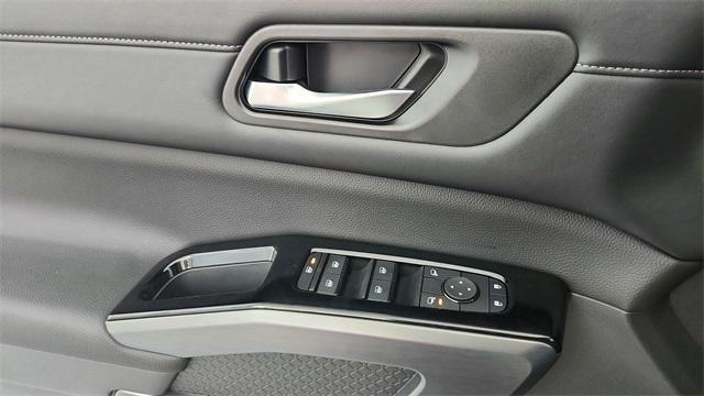 new 2024 Nissan Pathfinder car, priced at $44,574