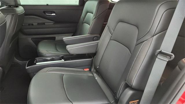 new 2024 Nissan Pathfinder car, priced at $44,574