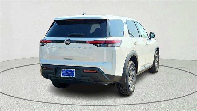 new 2025 Nissan Pathfinder car, priced at $31,551
