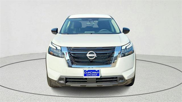 new 2025 Nissan Pathfinder car, priced at $31,551