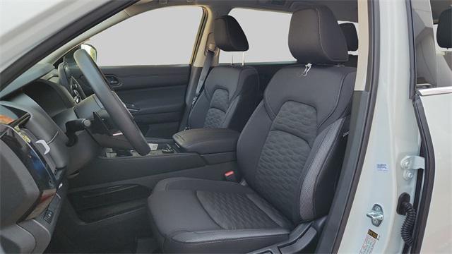 new 2025 Nissan Pathfinder car, priced at $31,551