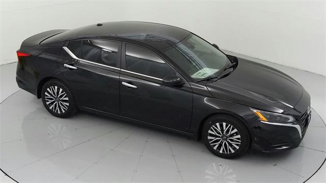 used 2023 Nissan Altima car, priced at $18,777