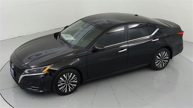 used 2023 Nissan Altima car, priced at $18,777