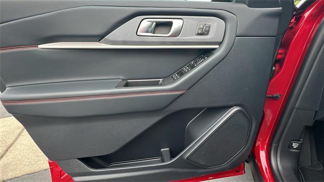 new 2025 Ford Explorer car, priced at $50,575