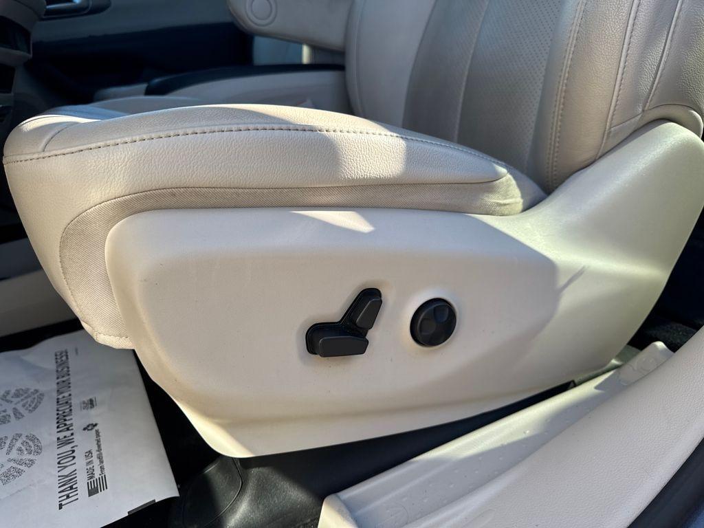 used 2021 Chrysler Pacifica car, priced at $23,986
