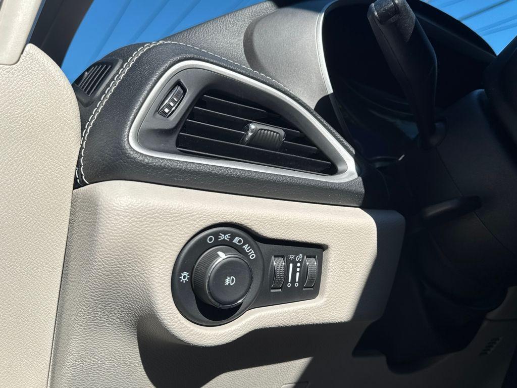 used 2021 Chrysler Pacifica car, priced at $23,986