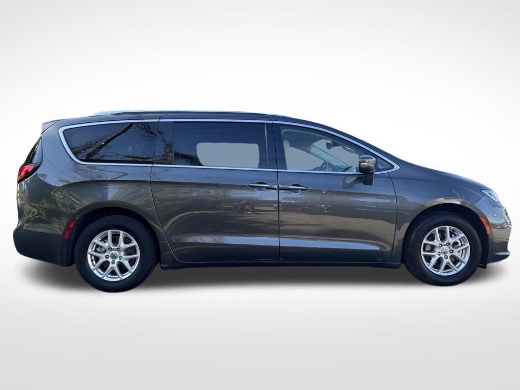 used 2021 Chrysler Pacifica car, priced at $23,986