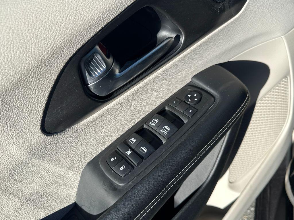 used 2021 Chrysler Pacifica car, priced at $23,986