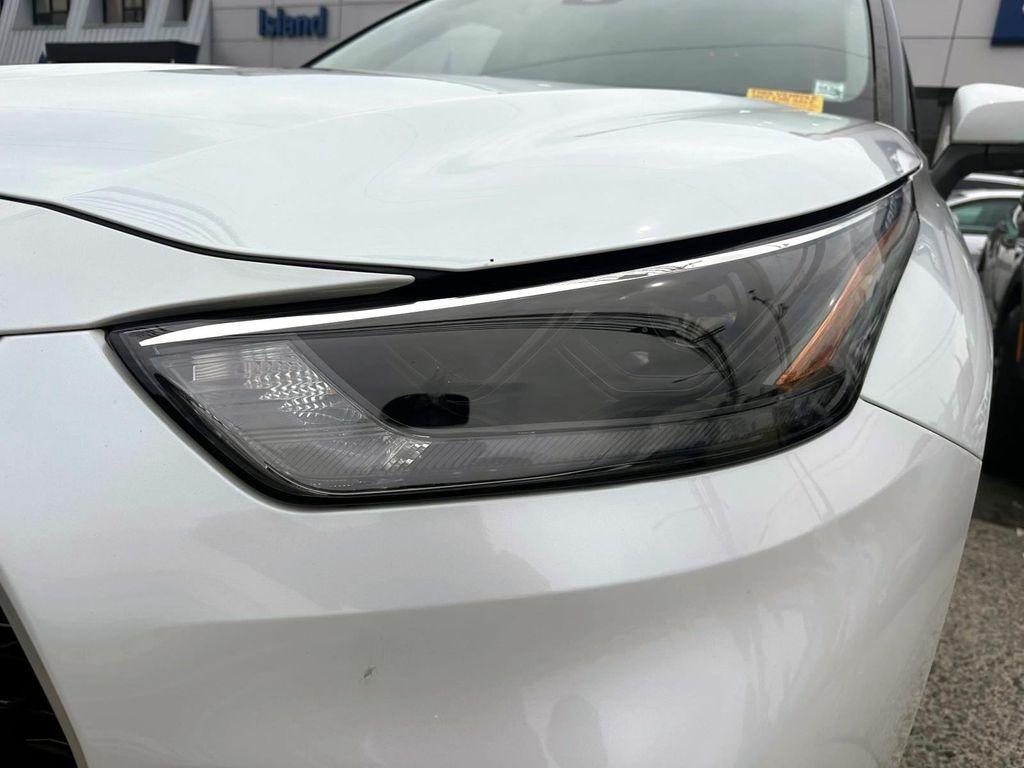 used 2022 Toyota Highlander car, priced at $32,888