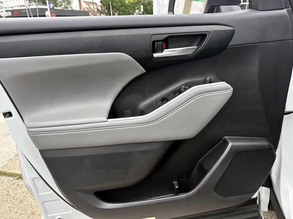 used 2022 Toyota Highlander car, priced at $32,888