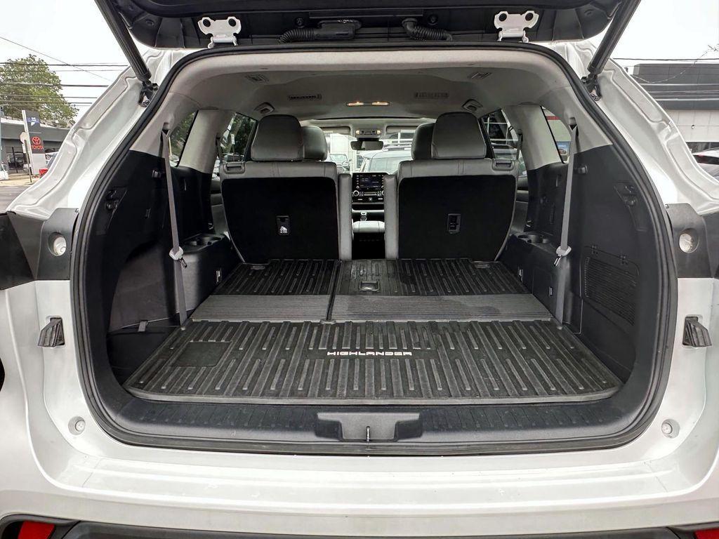 used 2022 Toyota Highlander car, priced at $32,888