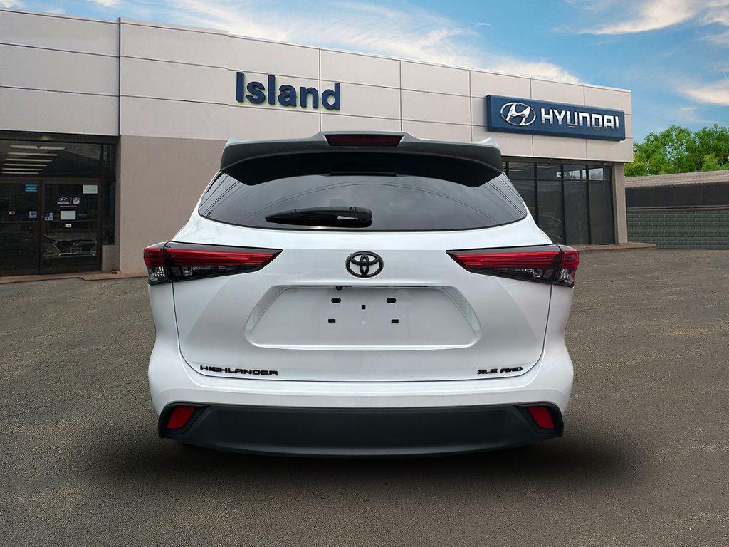 used 2022 Toyota Highlander car, priced at $32,888