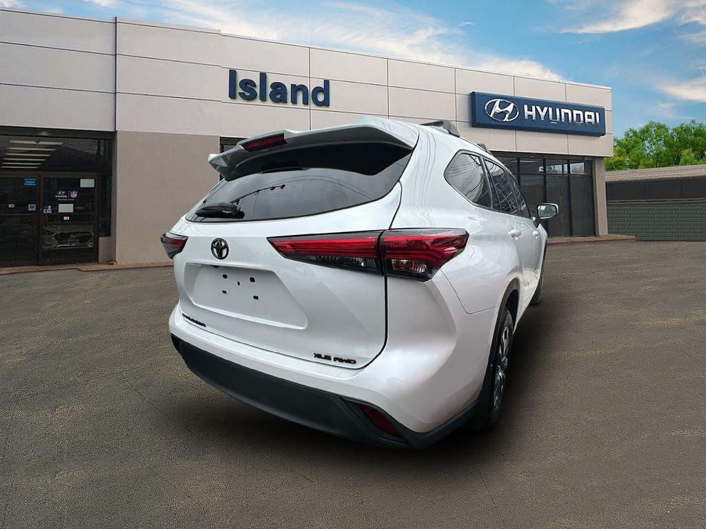 used 2022 Toyota Highlander car, priced at $32,888