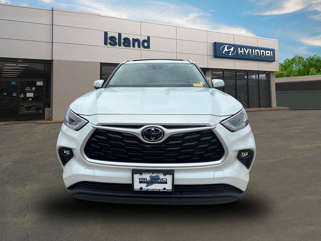 used 2022 Toyota Highlander car, priced at $32,888