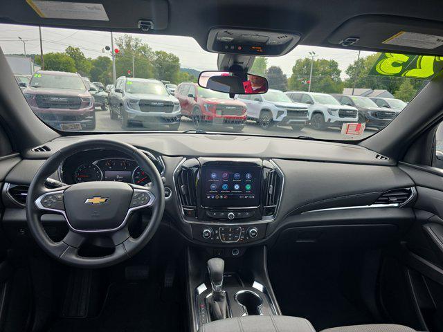 used 2023 Chevrolet Traverse car, priced at $31,800