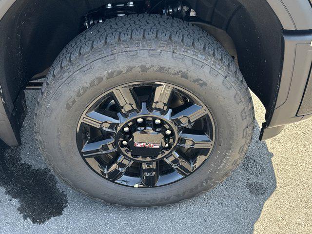 new 2025 GMC Sierra 2500 car, priced at $78,403