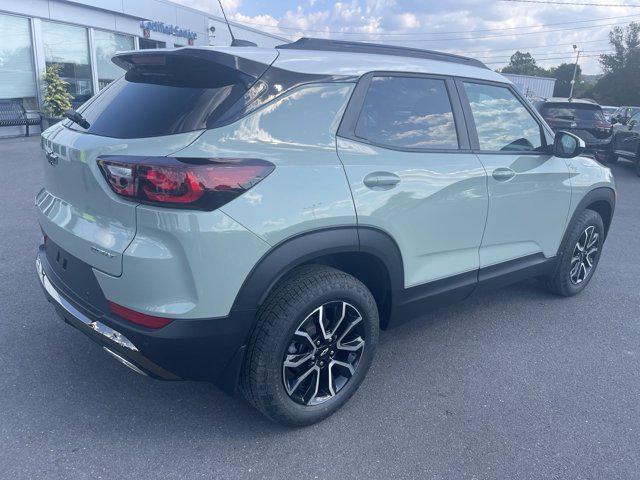 new 2025 Chevrolet TrailBlazer car, priced at $32,814