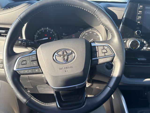 used 2020 Toyota Highlander car, priced at $28,788