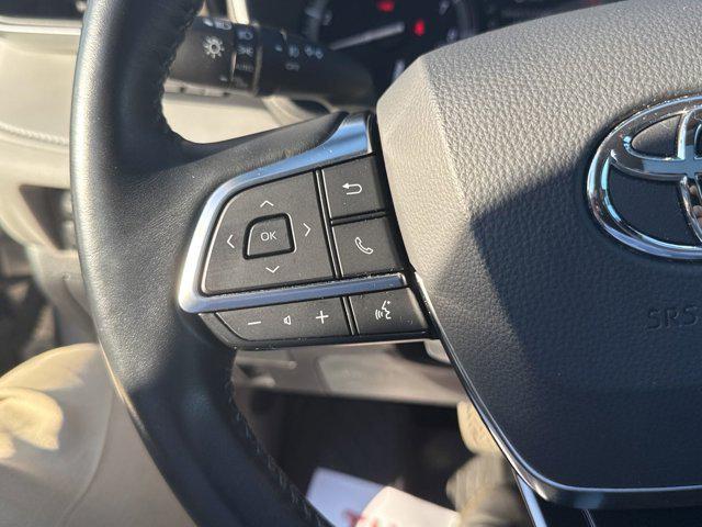 used 2020 Toyota Highlander car, priced at $28,788