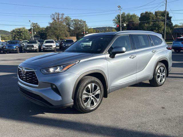 used 2020 Toyota Highlander car, priced at $28,788