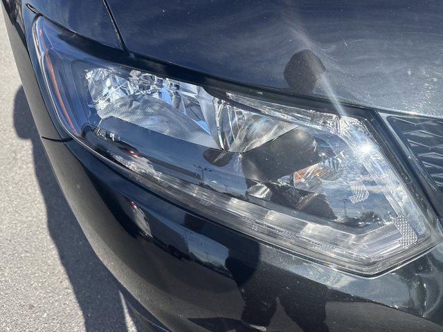 used 2016 Nissan Rogue car