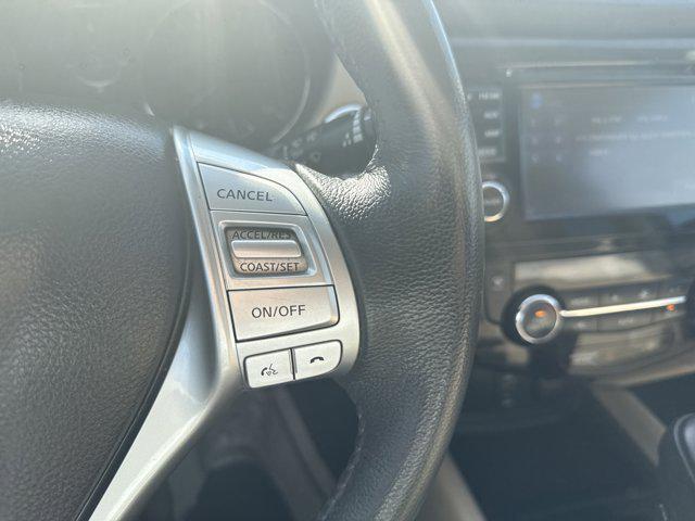 used 2016 Nissan Rogue car