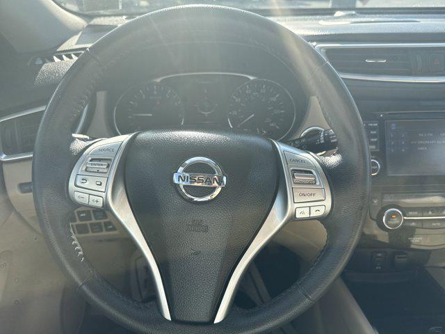used 2016 Nissan Rogue car