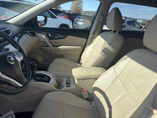 used 2016 Nissan Rogue car