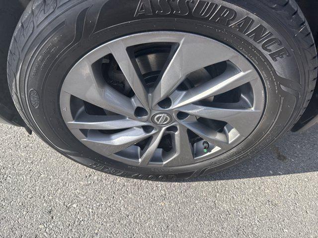 used 2016 Nissan Rogue car