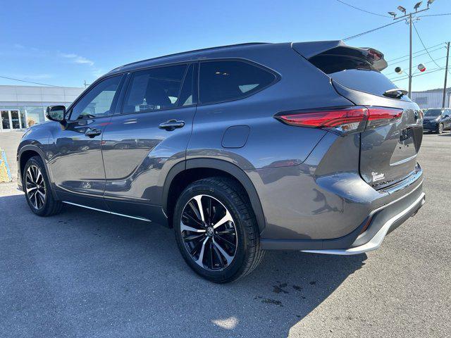 used 2022 Toyota Highlander car, priced at $39,500