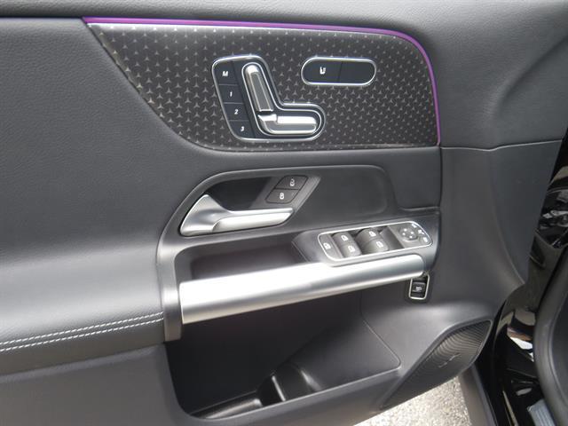 used 2025 Mercedes-Benz GLA 250 car, priced at $33,995