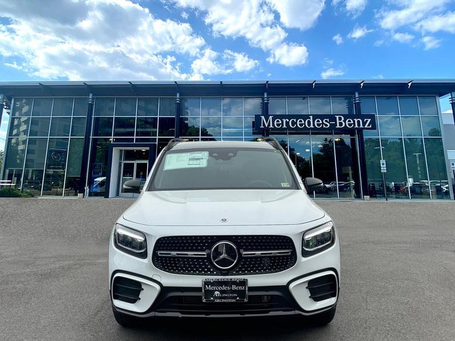 new 2024 Mercedes-Benz GLB 250 car, priced at $58,735