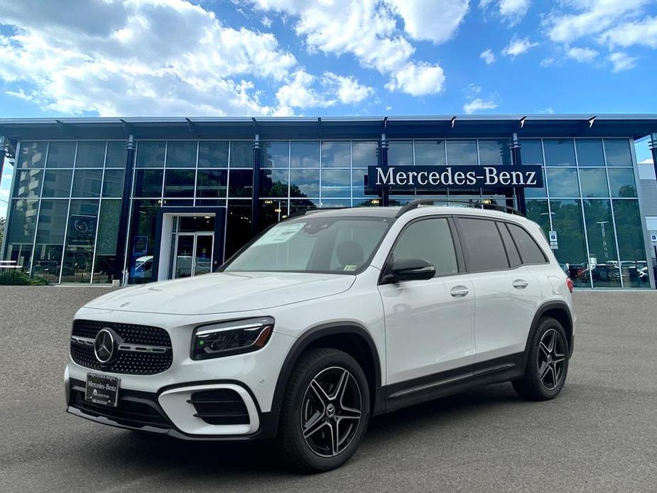 new 2024 Mercedes-Benz GLB 250 car, priced at $58,735