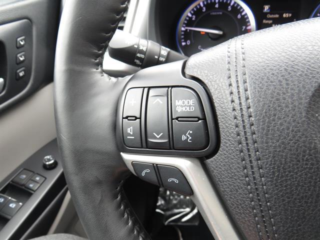 used 2018 Toyota Highlander car, priced at $26,995
