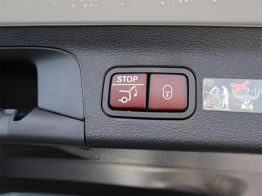 new 2025 Mercedes-Benz AMG GLS 63 car, priced at $160,125