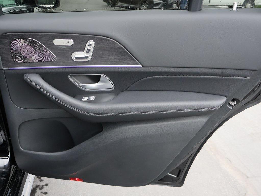 new 2025 Mercedes-Benz GLS 450 car, priced at $98,845
