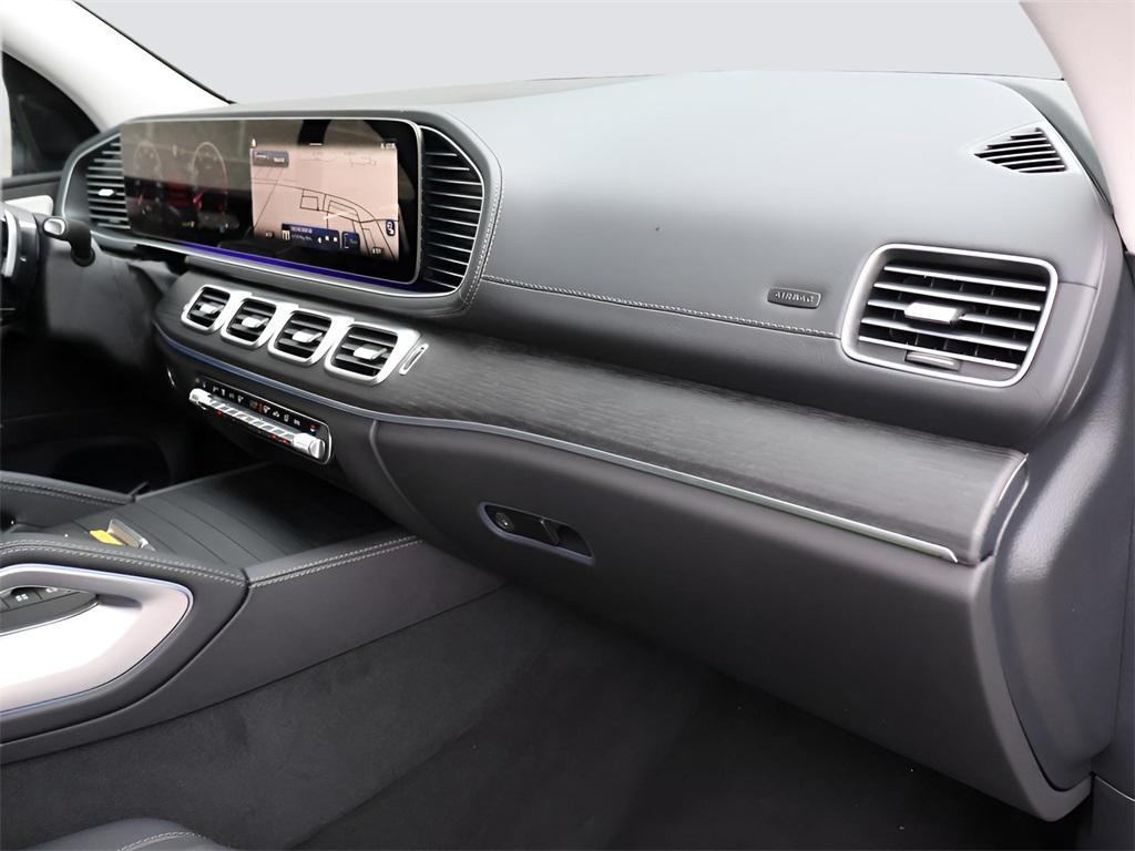 new 2025 Mercedes-Benz GLS 450 car, priced at $98,845