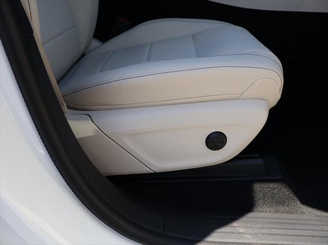 new 2025 Mercedes-Benz GLE 450 car, priced at $82,110