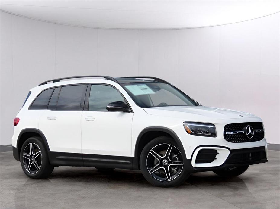new 2024 Mercedes-Benz GLB 250 car, priced at $55,470