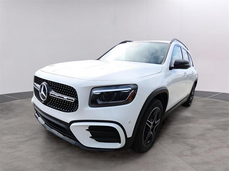new 2024 Mercedes-Benz GLB 250 car, priced at $55,470
