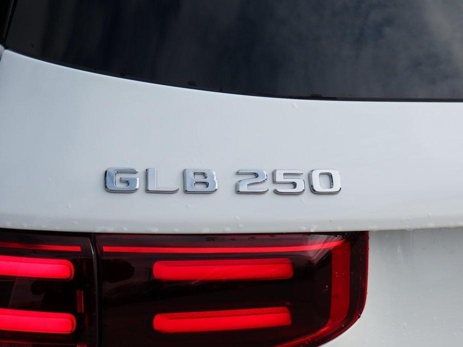 new 2024 Mercedes-Benz GLB 250 car, priced at $55,470